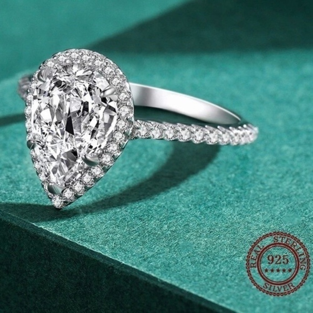 925 Sterling Silver 3 Carat Pear Cut Cubic Zirconia Ring - Picture 3 of 6